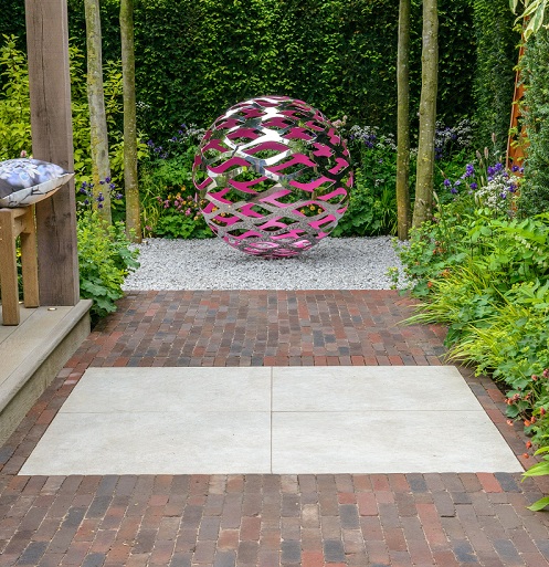 London Stone and Chelmer Valley products on display at RHS Chelsea 2016. Garden designed by Nic Howard, built by Langdale Landscapes